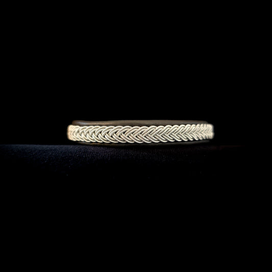 Sámi reindeer leather bracelet with braided pewter thread – Baldr