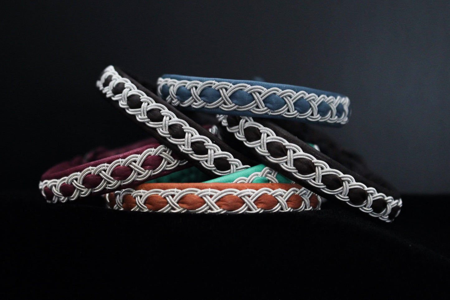 Sámi reindeer leather bracelet with braided pewter thread –