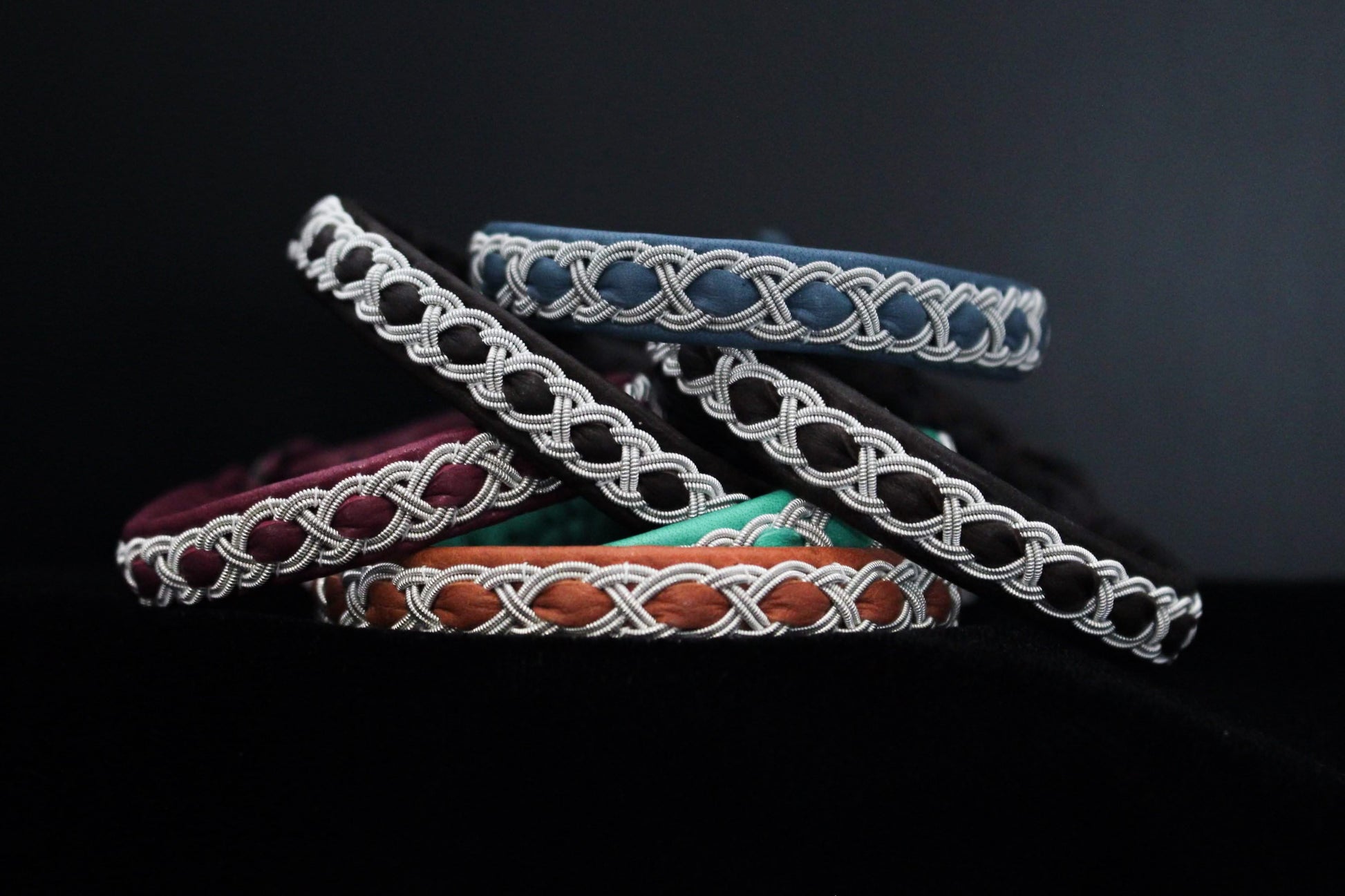 Sámi reindeer leather bracelet with braided pewter thread –