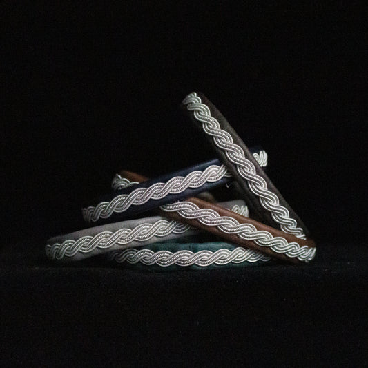 Sámi reindeer leather bracelet with braided pewter thread – Tide II