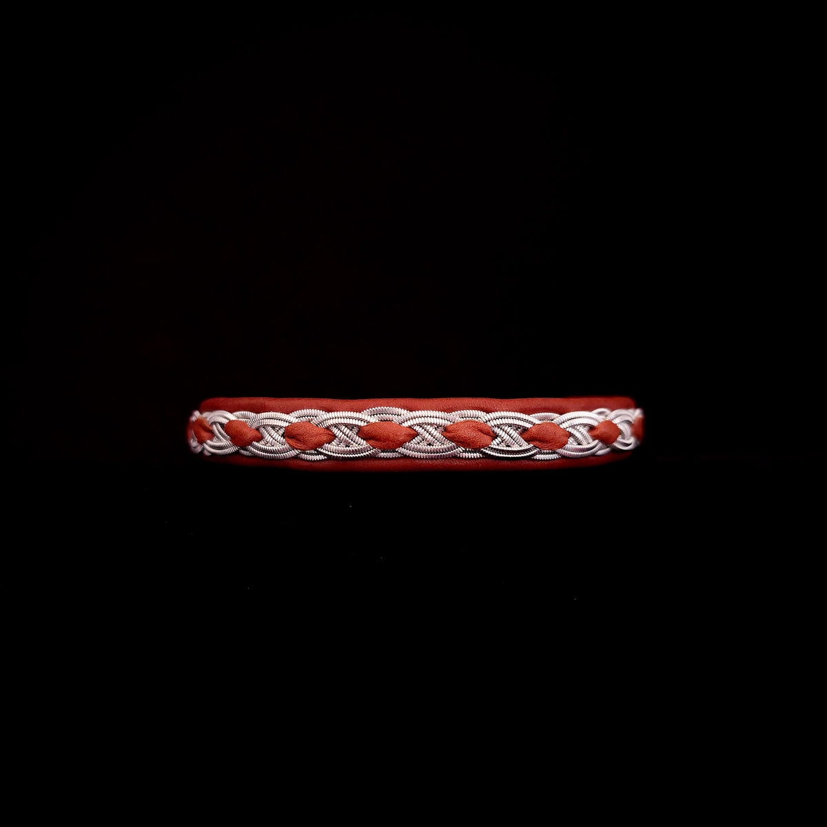 Sámi reindeer leather bracelet with braided pewter thread – xo flat