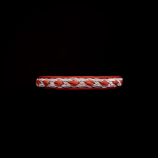 Sámi reindeer leather bracelet with braided pewter thread – xo flat
